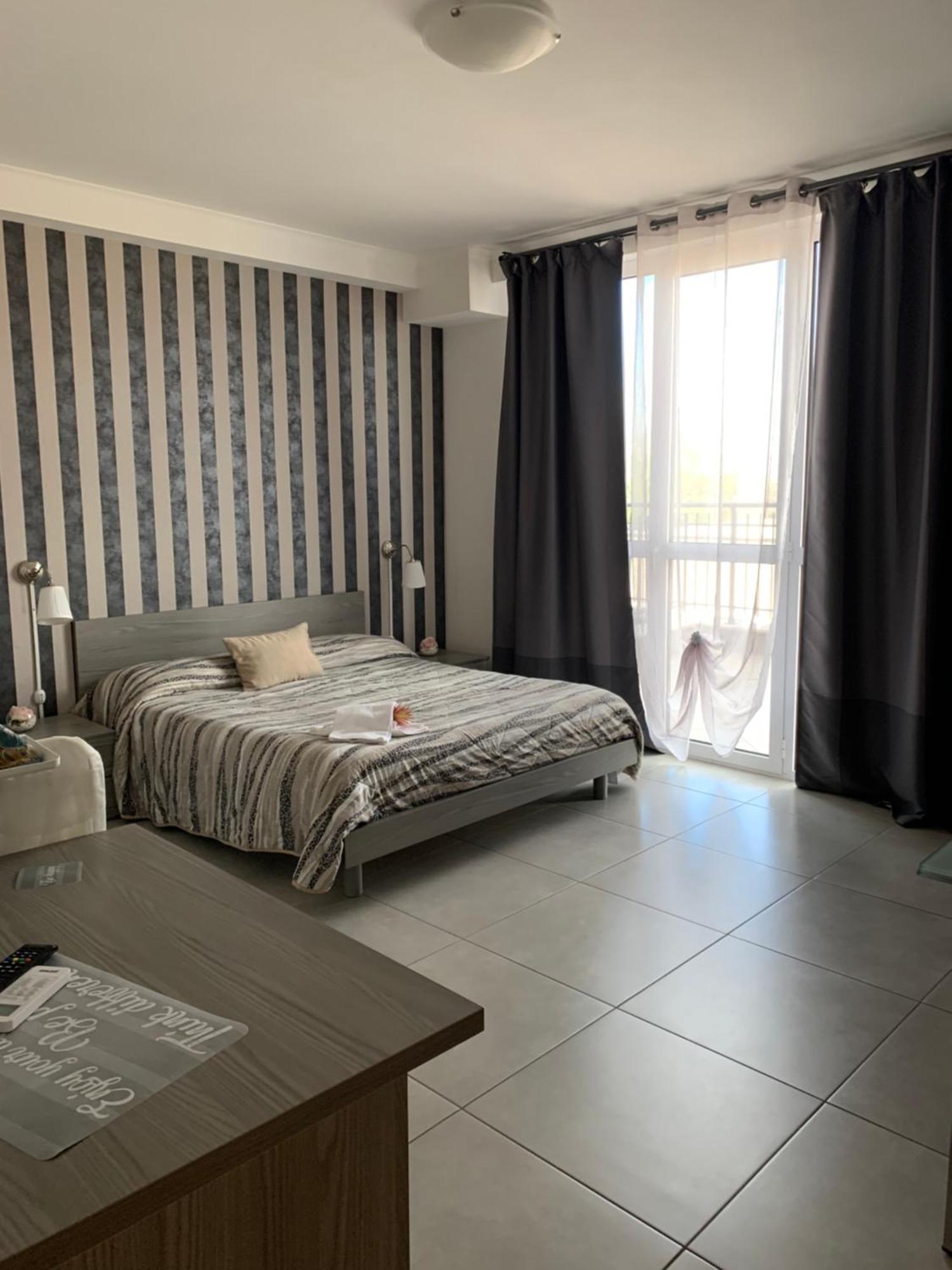 Aparthotel Raggio Di Sole San Cesareo Zewnętrze zdjęcie